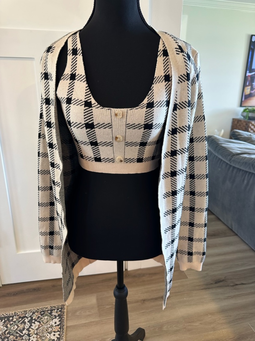 Forever 21 Size Small Plaid Knit Cropped Tank and Cardigan Set - Cream and Black